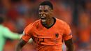 Sama seperti Lukaku, Denzel Dumfries medapatkan Star of The Match ketika laga perdana Belanda di Euro 2020. Ia sumbangkan satu gol penentu ketika menghadapi Ukraina. Gelar kedua ia dapatkan ketika sumbangkan satu gol dan satu assit kala De Oranje hadapi Austria. (Foto: AFP/Pool/John Thys)