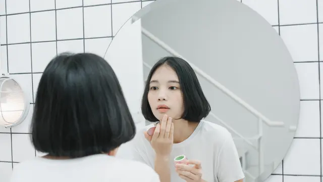 10 Cara Mencegah Penuaan Dini di Usia 20an, Beauty Regime Ini Wajib Diterapkan!