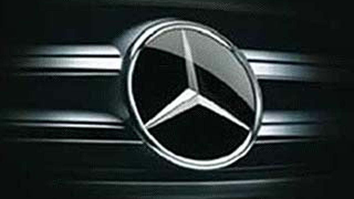 Penjualan Mercedes-Benz Naik