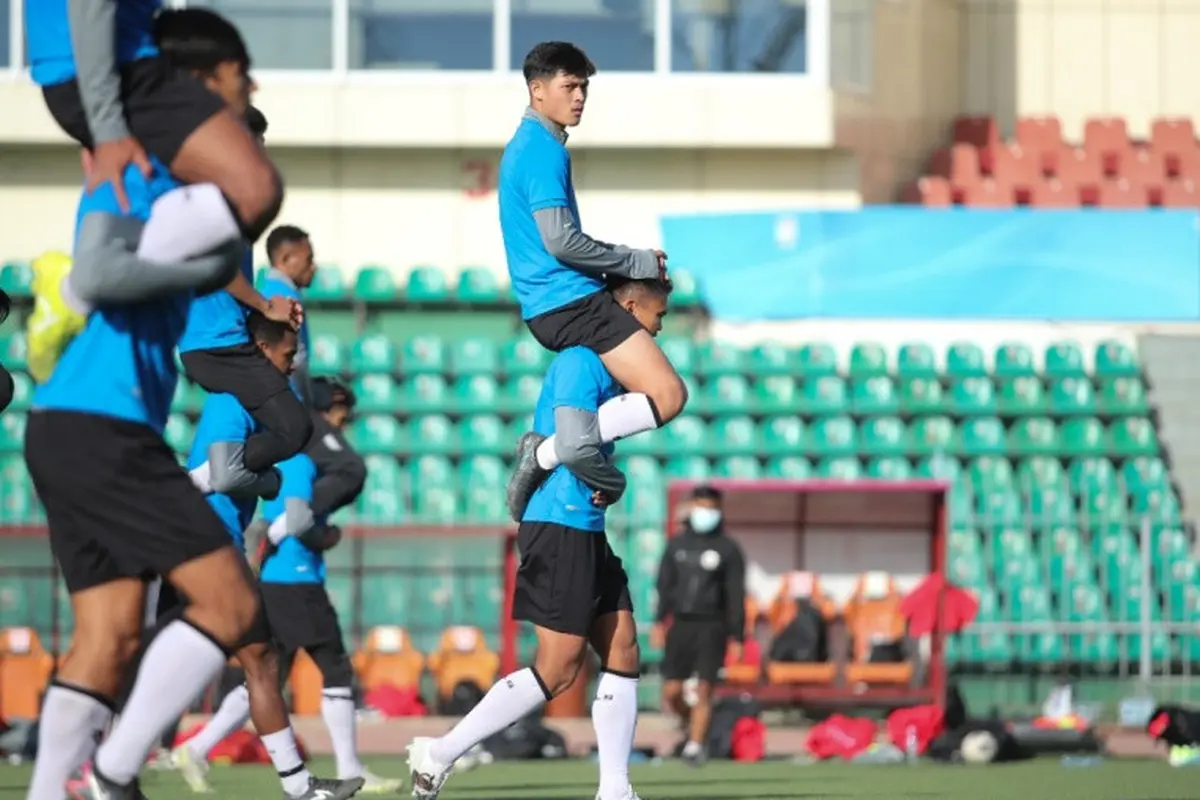 Timnas Indonesia U-23 berlatih di Tajikistan.