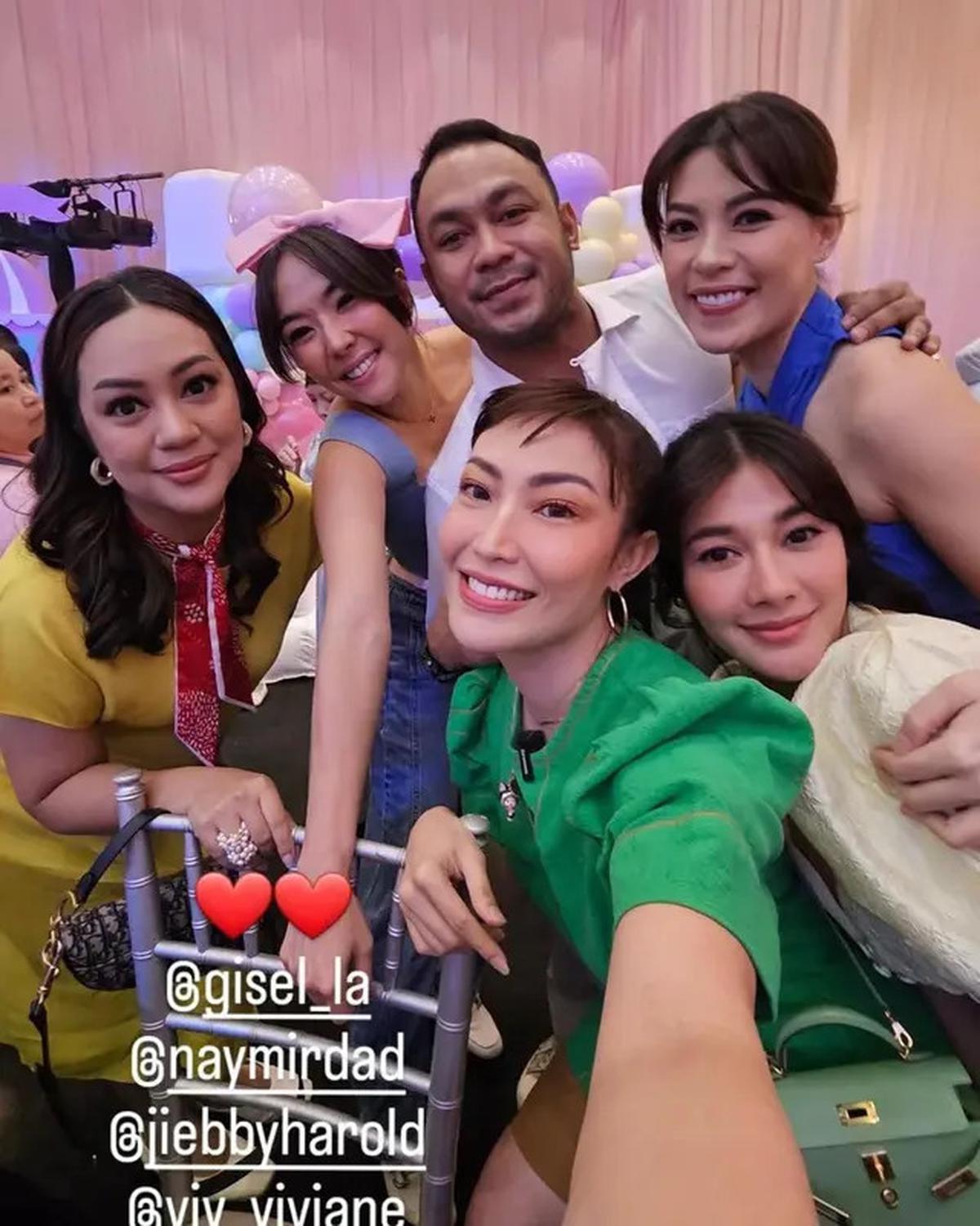 8 Gaya Selvi Ananda, Geng Cendol, hingga Aaliyah Massaid di Pesta Ulang Tahun Bertema Disney Princess Anak dr. Feni Nugraha