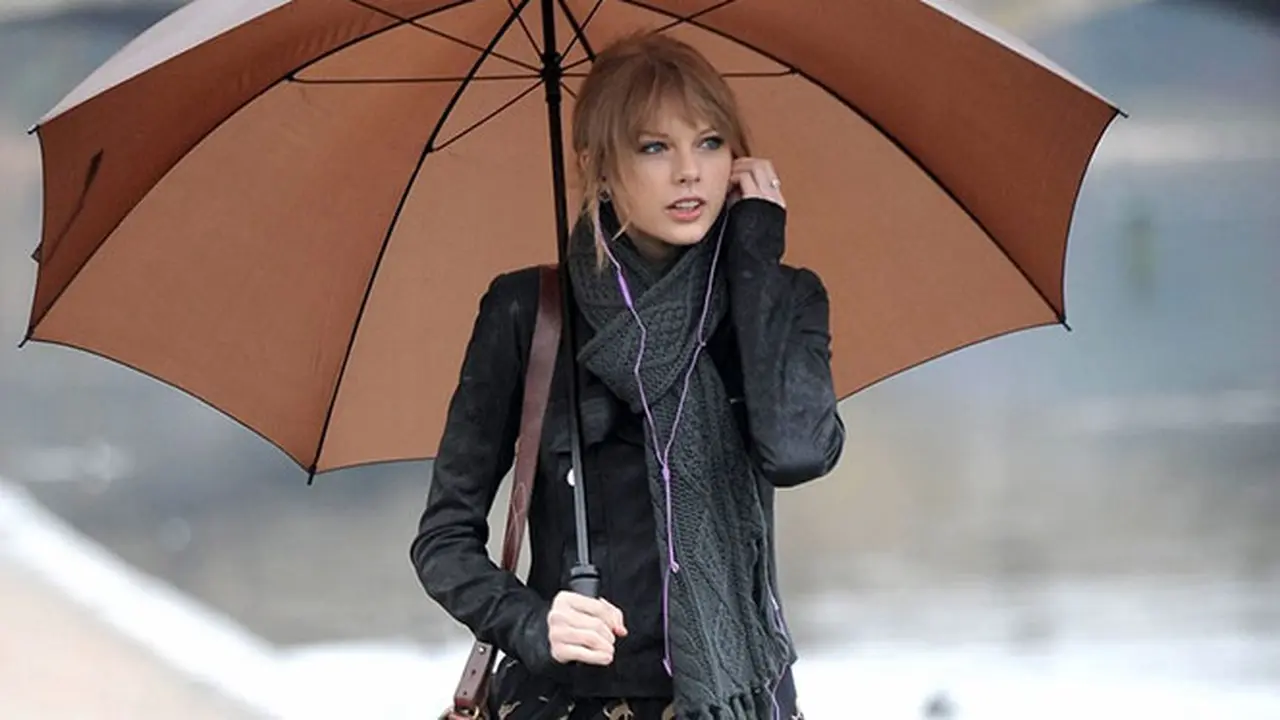 taylor-swift-131115b.jpg