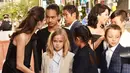 Dalam kehadirannya itu, Jolie pun memberikan kata sambutan di dalamnya  dan bercerita soal keenam anaknya yang saling bekerja sama ketika ia terlibat dalam pembuatan film terbarunya itu. (AFP/Alberto E.Rodriguez)