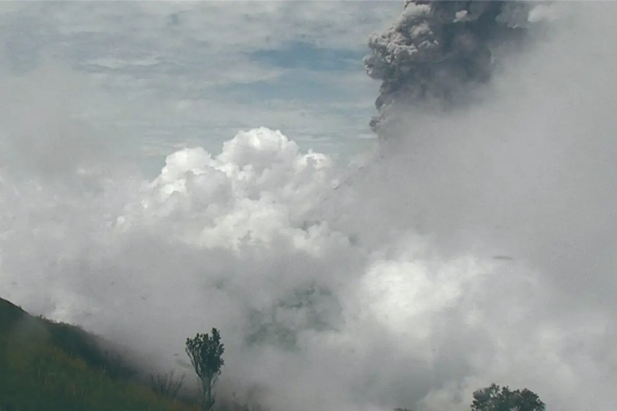 Erupsi Gunung Merapi terjadi ketika Indonesia masa darurat Covid-19. (Foto: Liputan6.com/Wisnu Wardhana)
