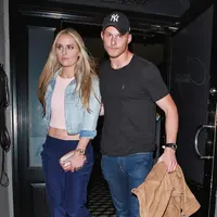 Alexander Ludwig dan Lindsey Vonn resmi berpacaran (via Us Magazine.com)