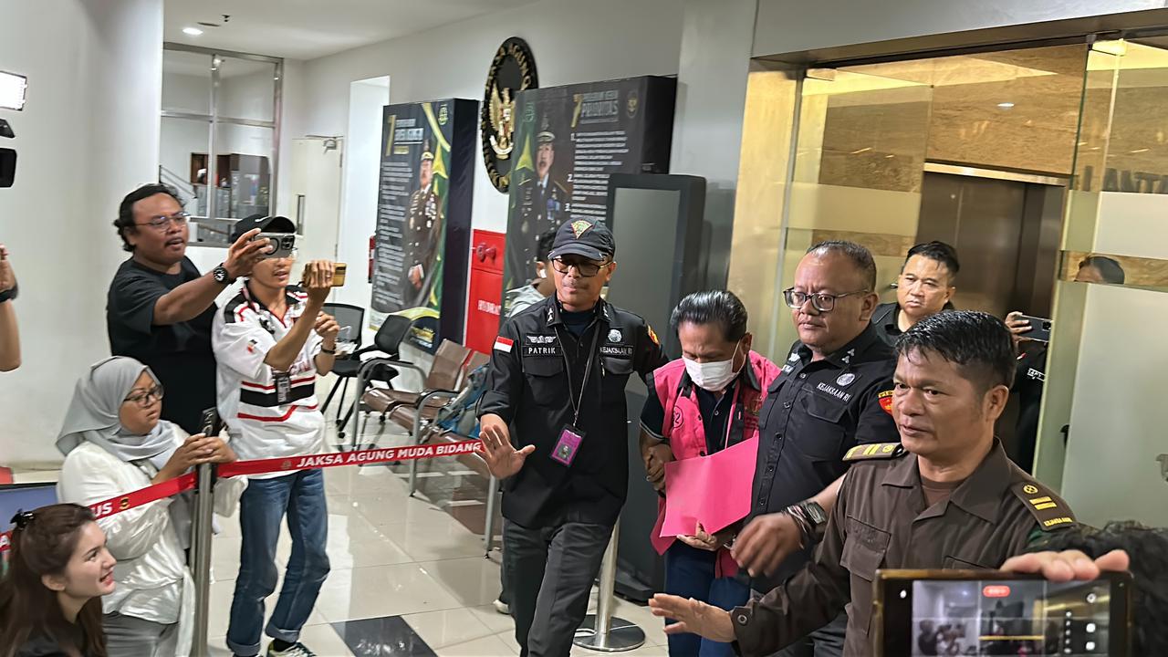 Misteri Amplop Putih Berisi 43.000 SGD Jatah Eks Ketua PN Surabaya, Disita dari Rumah Pengacara Ronald Tannur