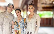 4 Potret Ayu Dewi Hadiri Sungkeman & Siraman Luna Maya, Penampilan Dinilai Lebih Heboh dari Calon Pengantin