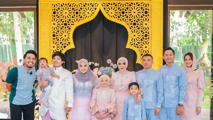 Dekorasi kumpul keluarga artis