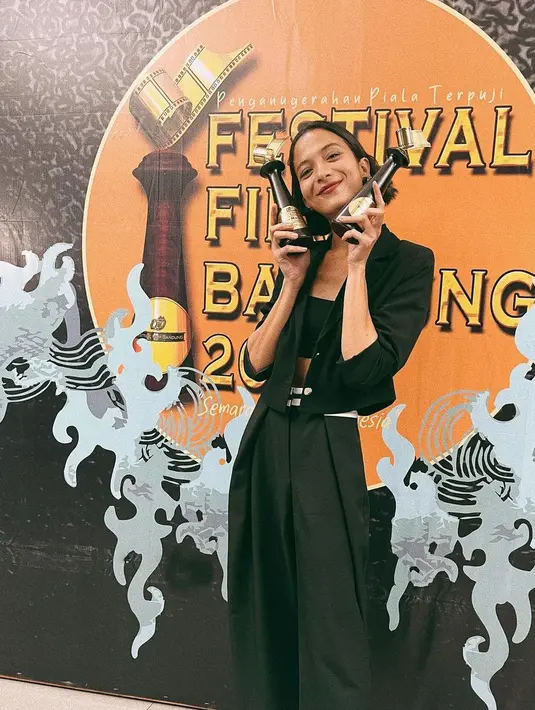 [Instagram/putrimarino]