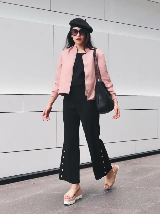 [Bintang] Bergaya Parisian Chic, Maudy Ayunda dan Cut Syifa dengan Beret Hat yang Super Cute