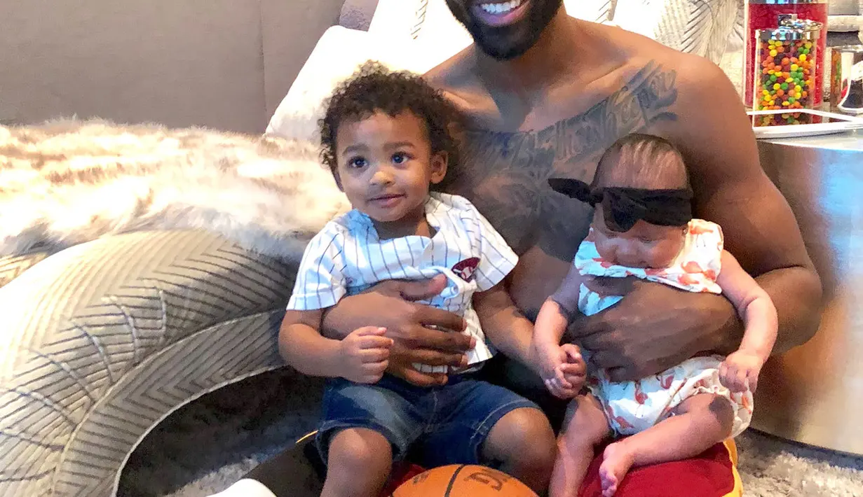 Lewat akun Instagramnya, Tristan Thompson mengunggah dia foto anaknya, yakni Prince dan True. (instagram/realtristan13)