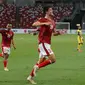 Elkan Baggott menjelma menjadi tembok raksasa di Timnas Indonesia. Pria kelahiran Thailand tersebut saat ini tengah merumput bersama klub Inggris, Ipwich Town. Baggott tercatat telah tampil sebanyak empat kali dan berhasil menyumbangkan satu gol di Piala AFF 2020. (Dok. PSSI)