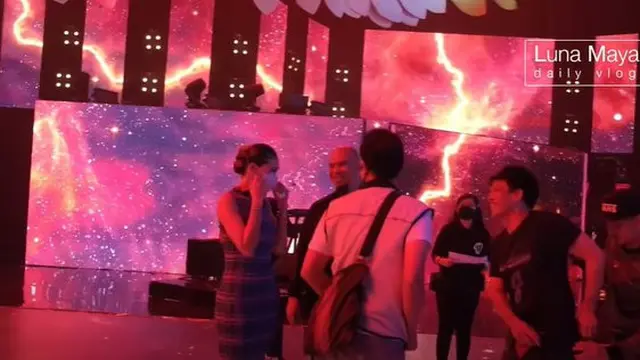 6 Momen Luna Maya dan Ariel NOAH Bertemu di Panggung, Saling Sapa