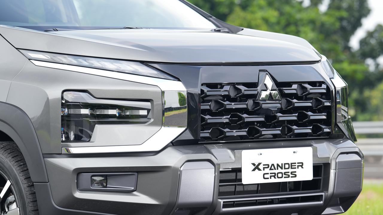 Mitsubishi New Xpander Cross, Tampil Lebih Agresif, LSUV Keluarga Rasa Petualang