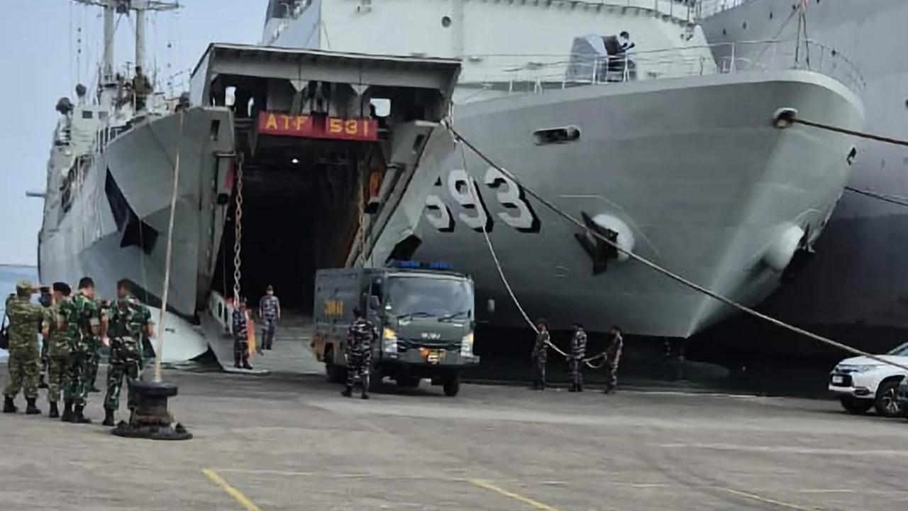 FOTO: TNI AD Kerahkan 21 Ribu Personel Bantu Penanganan Bencana di Sumatera