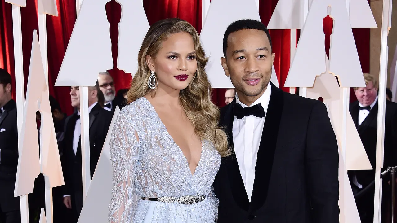 Chrissy Teigen dan John Legend
