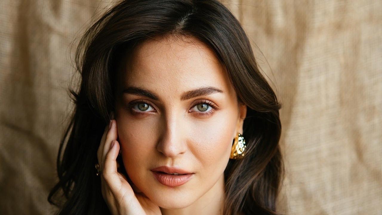 Elli Avram: Profile of the Beautiful Bollywood Actress