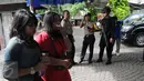 Jemaah mulai berdatangan ke Gereja Katedral, Jakarta, Sabtu (24/12) Antusias para peserta misa ibadah natal kali ini diprediksi akan lebih ramai dibanding tahun sebelumnya. (Liputan6.com/Helmi Afandi)