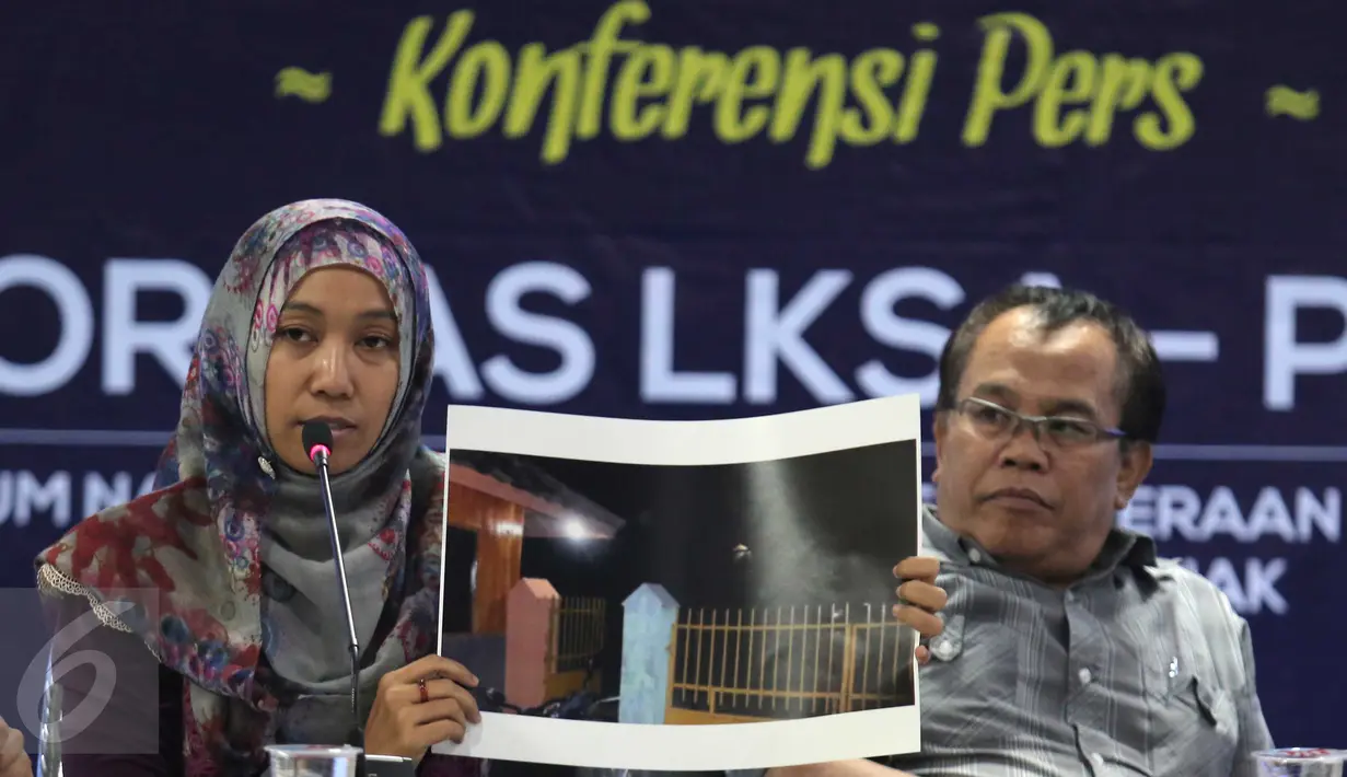 Petugas Panti Asuhan Dapur Yatim bersama Komisi Perlindungan Anak Indonesia (KPAI) dan Departemen Sosial menggelar konferensi pers menanggapi penggerebekan terduga teroris pada 11 Januari lalu, di Kantor KPAI, Jakarta, (19/1). (Liputan6.com/Angga Yuniar)