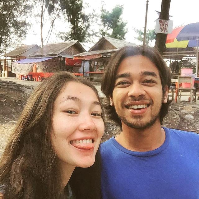 Sama-sama Sudah Gandeng Pacar Baru, Ini 6 Potret Manis Wafda dan Devina Aureel