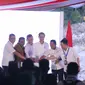 Presiden Jokowi&nbsp;melakukan peletakan batu pertama atau groundbreaking Proyek Strategis Nasional (PSN) Kawasan Industri Pupuk Fakfak di Distrik Arguni, Kabupaten Fakfak, Papua Barat (dok: PIHC)