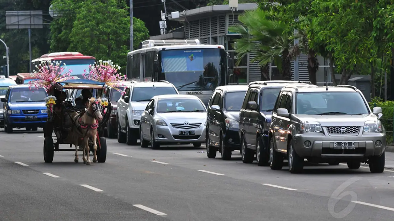 Libur Lebaran, Parkir Liar di Monas Menjamur