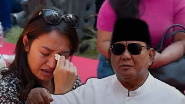 Penuh Haru WNI Bertemu Prabowo di Paris, Pecah Tangis Rindu Nyanyi 'Indonesia Pusaka'