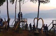 Melihat Hamparan Awan Putih di Gunung Luhur Lebak, Pemandangannya Mirip di Negeri Dongeng