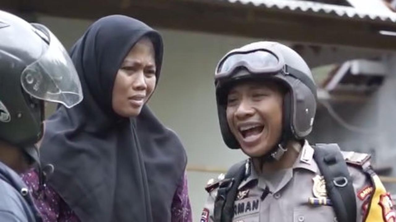 Waduh, Pak Bhabin Ketahuan Istri sedang COD Parfum Cewek, Ternyata Endingnya Sedih