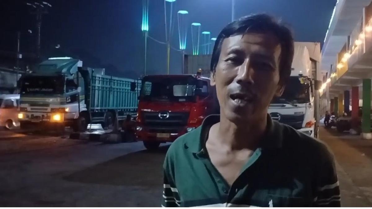 Dilema Sopir Truk Tronton di Sukabumi, Terpaksa Kerja di Tengah Pembatasan Operasional