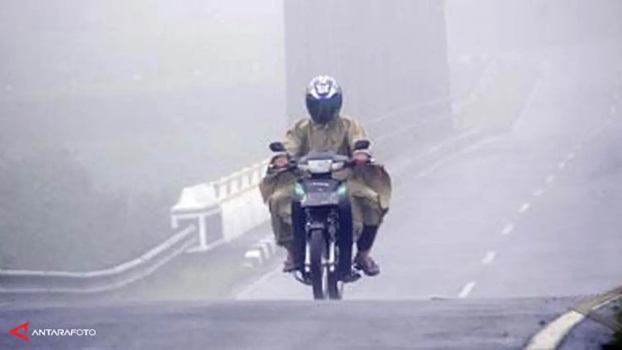 jalan-berkabut-140123b.jpg