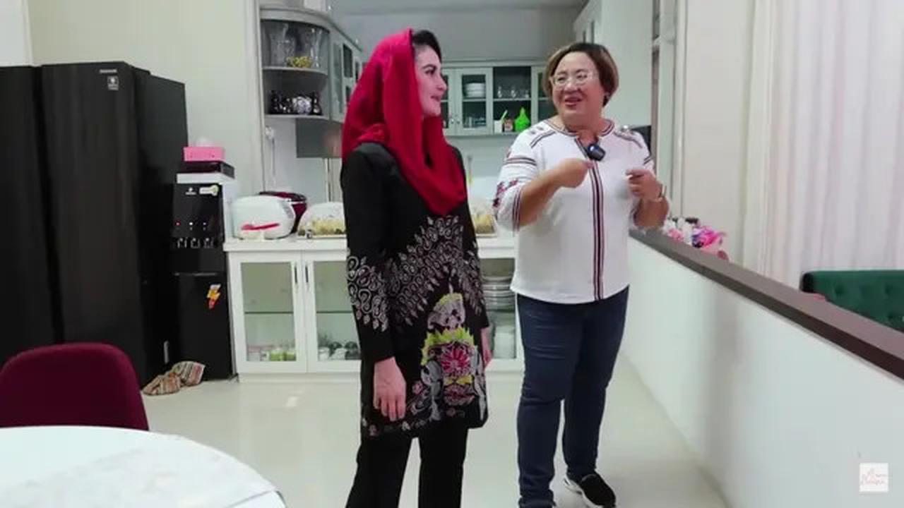 Serba Putih dan Mewah, Ini 7 Potret Dapur Baru Arumi Bachsin