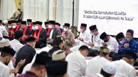 Doa bersama dilakukan Gubernur Sumatera Utara (Sumut) Edy Rahmayadi bersama Paguyuban Wargi Sunda (PWS) untuk anak Ridwan Kamil, Emmeril Khan Mumtadz