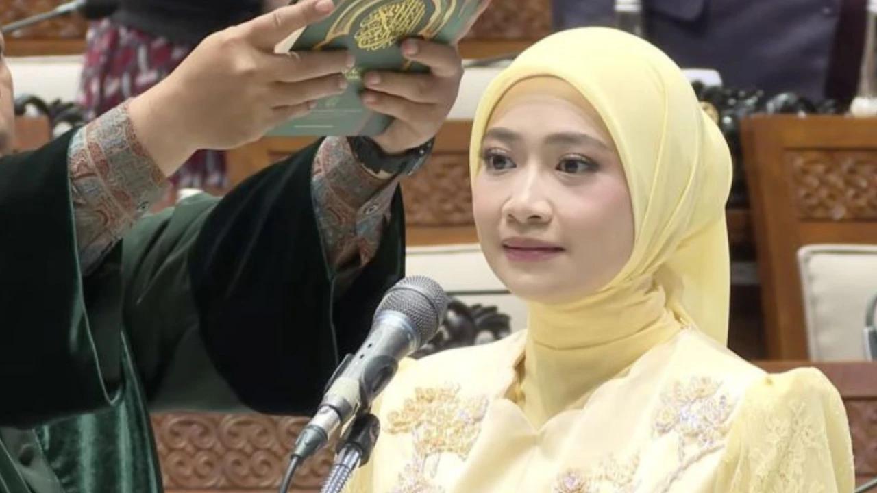 Adela Kanasya Adies Resmi Dilantik Jadi Anggota DPR RI Gantikan Ayahnya