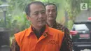Mantan Presiden Direktur PT Lippo Cikarang Bartholomeus Toto tiba di Gedung KPK untuk menandatangani berkas perpanjangan penahanan untuk 40 hari ke depan, Jakarta, Jumat (6/11/2019). Toto merupakan tersangka dalam kasus dugaan suap perizinan proyek pembangunan Meikarta. (merdeka.com/Dwi Narwoko)