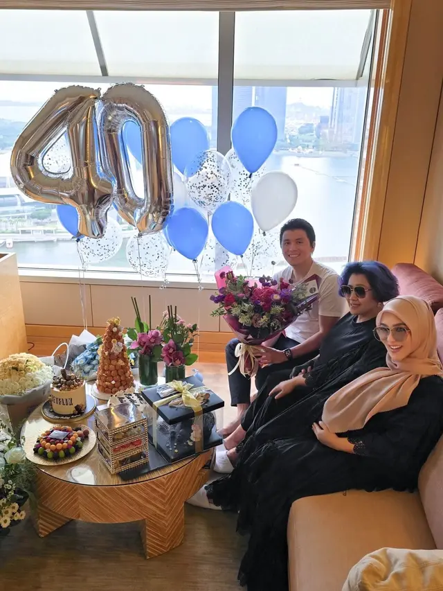Dirayakan Sederhana, Ini 7 Potret Ulang Tahun Reino Barack yang ke-40