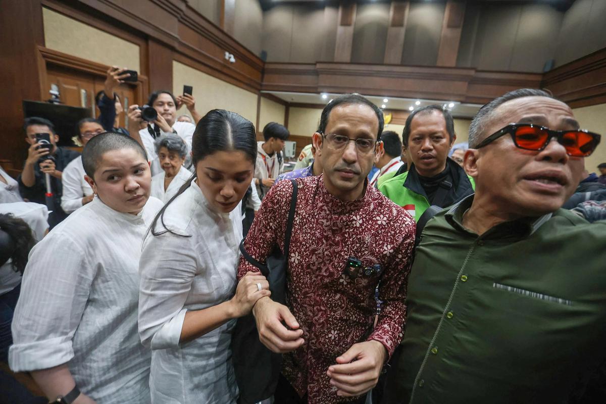 FOTO: Nadiem Makarim Dituntut 18 Tahun Penjara dalam Kasus Chromebook
