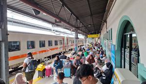 Pada masa Nataru, KAI menghadirkan diskon tarif 30 persen untuk kereta ekonomi komersial yang berlaku pada 22 Desember 2025 hingga 10 Januari 2026.  (Dok KAI)