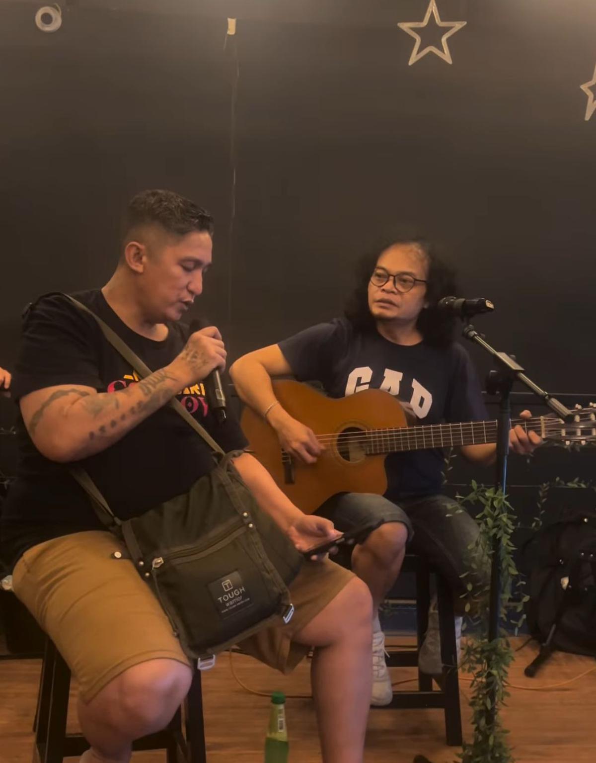 Tak Disangka! Firdaus Oiwobo Ternyata Mantan Vokalis Vertical Blue yang Jago Main Semua Alat Musik