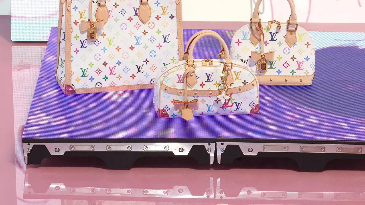 Louis Vuitton x Takashi Murakami: Selebrasi 20 Tahun Kolaborasi Ikonis dengan Koleksi Re-edisi yang Mengesankan