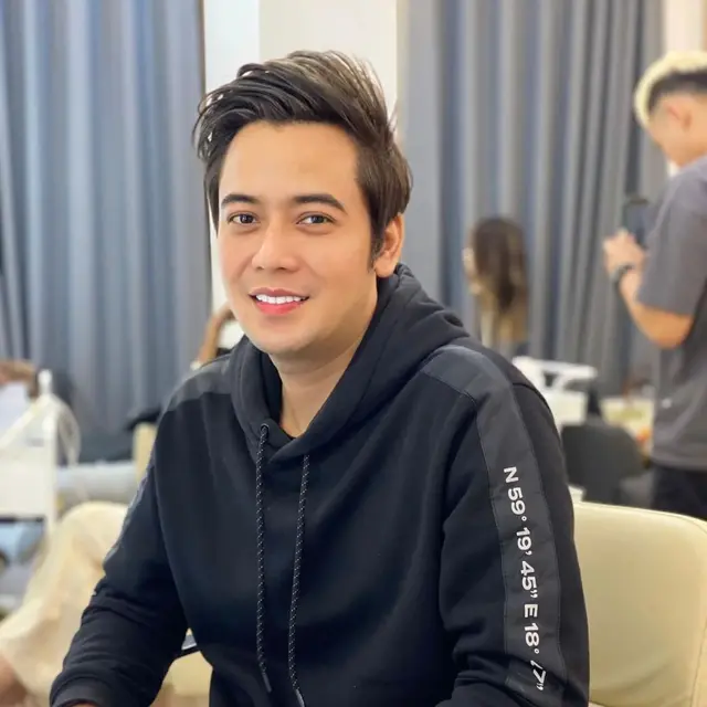 Sempat Menjadi Mualaf, 6 Artis Ini Putuskan Kembali ke Agama Sebelumnya