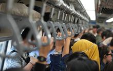 FOTO: LRT Jabodebek Tambah Frekuensi Perjalanan Saat Jam Sibuk Pagi