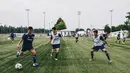 Pesepak bola muda saat mengikuti Allianz Explorer Camp Football 2019 di Munchen, Jerman, Jumat (23/8). Allianz Indonesia mengirimkan dua pesepak bola muda berbakat ke Jerman. (Dokumentasi Allianz)