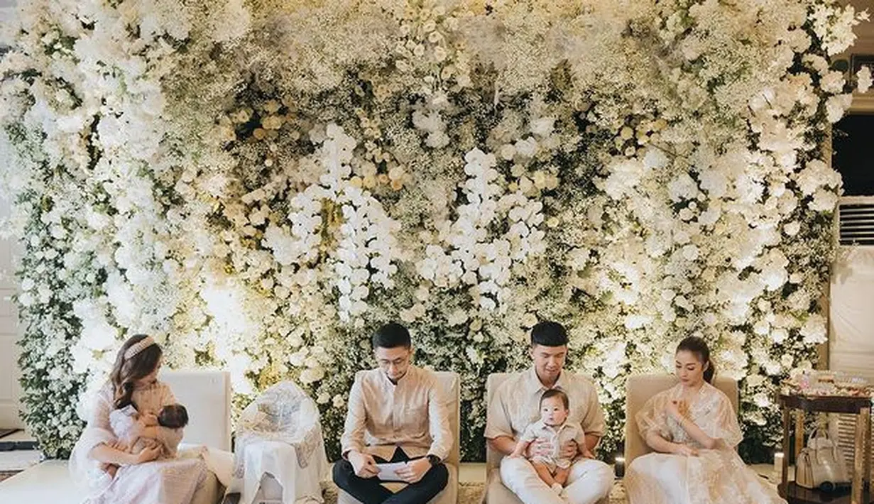 Jarak kedua anak kakak beradik ini tidak berbeda jauh, Nikita Willy dan Winona sepakat untuk menggelar akikah secara bersamaan. (instagram/nikitawillyofficial94)