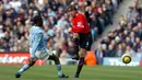 4. Gabriel Heinze - Heinze bergabung dengan Manchester United pada rentang tahun 2004 hingga 2007. Tampil sebanyak 83 kali, pemain Timnas Argentina ini menyumbangkan 4 gol. (AFP/Paul Barker)