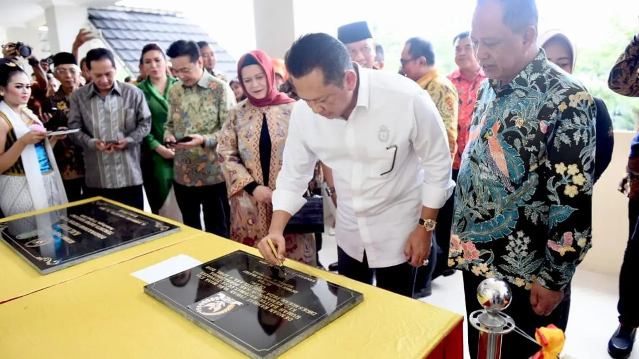 Ketua DPR dan Menristekdikti Resmikan Universitas Perwira Purbalingga