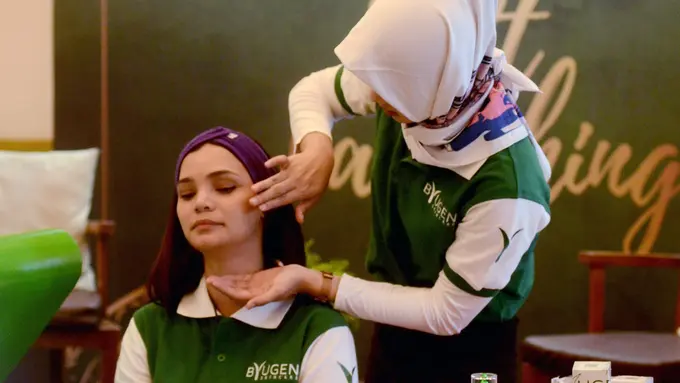 Diary Fimela: Buah dari Riset Tiga Tahun, Tiga Sekawan Ini Debut dengan Skincare Anti Aging yang Aman