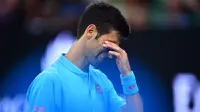 Juara bertahan tunggal putra Novak Djokovic secara mengejutkan kalah dari petenis wildcard asal Uzbekistan Denis Istomin pada babak kedua Australia Terbuka 2017 di Rod Laver Arena, Melbourne, Australia, Kamis (19/1/2017). (ausopen.com)