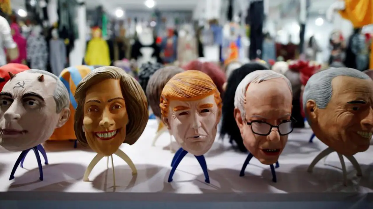 Topeng Donald Trump, Hillary Clinton, dan Bernie Sanders