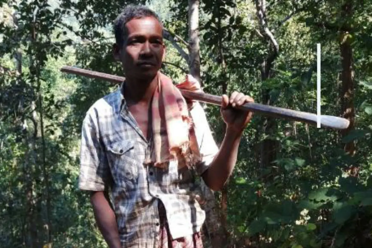 Kangen Anak, Ayah Ini Rela Membuat Jalan Diatas Gunung